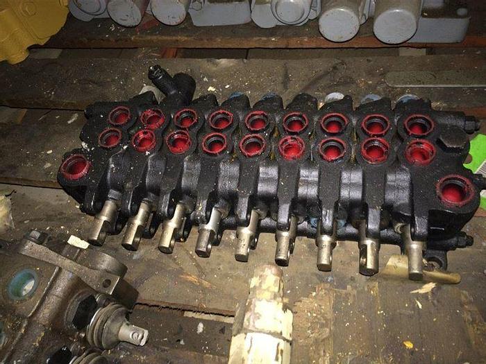 Used 0 Ingersoll-Rand 50623545R-NH 9 Spool Husco Valve