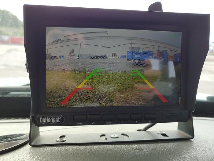 Used Elliott L55R Sign Crane on 2019 International 4300 Reg Cab Flatbed Truck - M97257