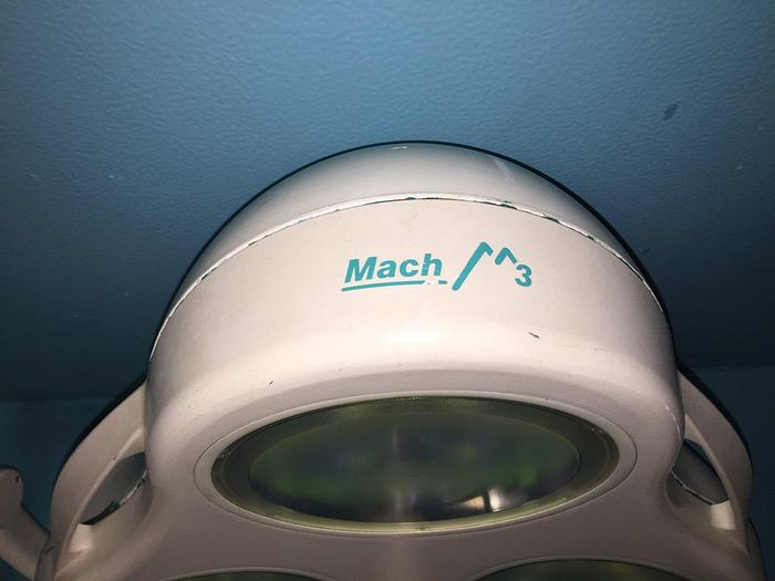 Used Dr Mach M3 Operationsleuchte OP Leuchte mit Halogen Technologie