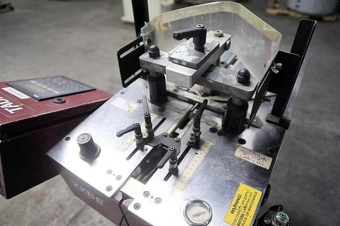 Used TAURUS 2KDE DOUBLE-HEAD UNDERPINNER WITH DIGITAL CONTROLS