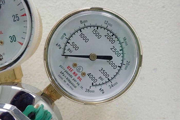 Used Concoa 1096502-01-580 Pressure Regulator