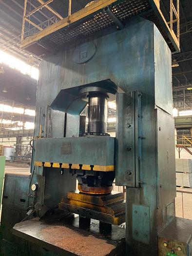 Prasa hydrauliczna P479