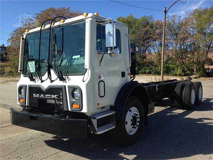 Used 2010 Mack MRU613