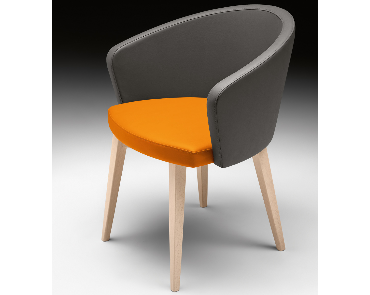KICCA ARMCHAIR