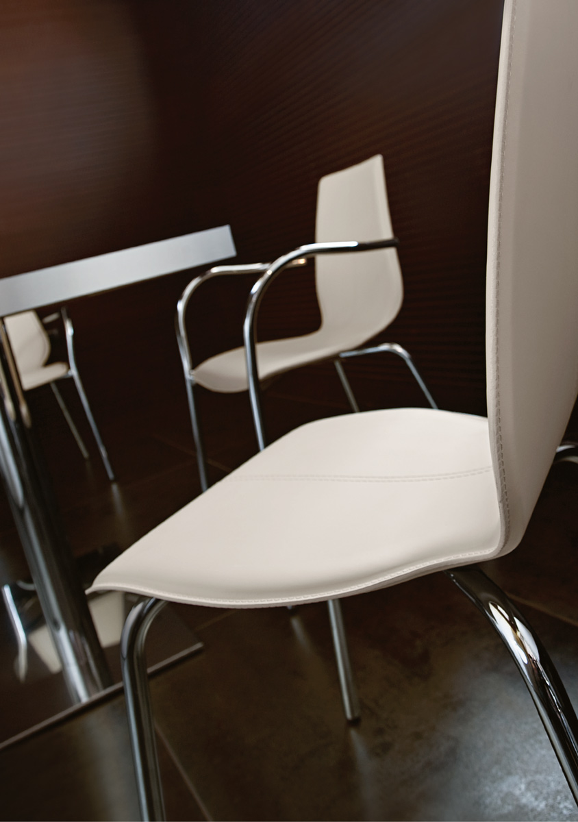 NUVOLA CHAIR