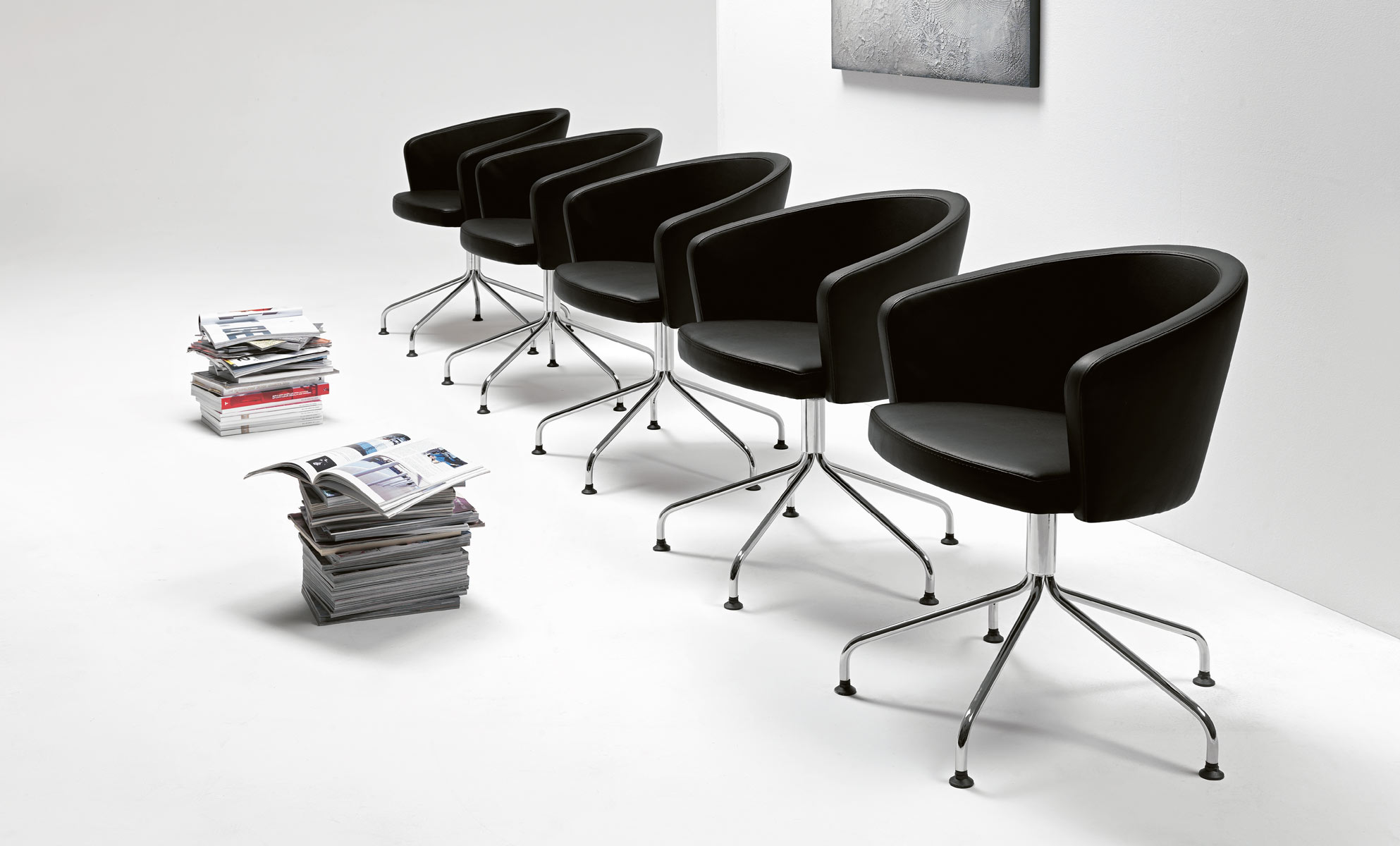 KICCA ARMCHAIR