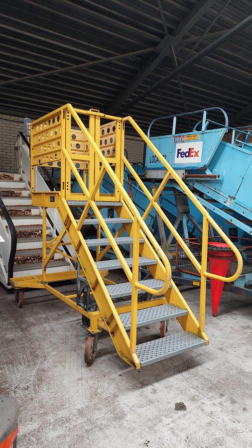 Gebruikt Maintenance Stairs SPS OT-7