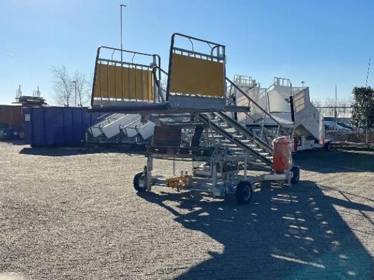 Gebruikt Maintenance Stairs SPS OT-14