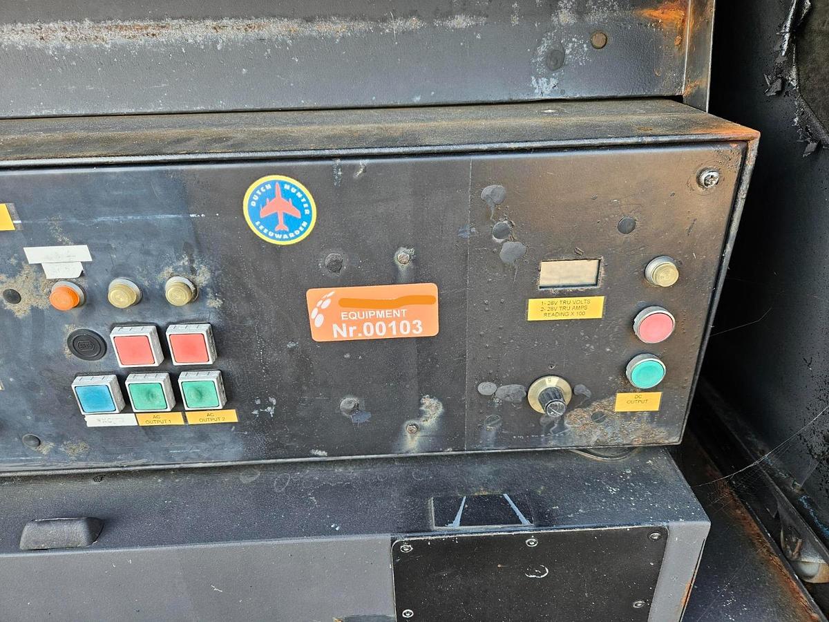 Gebruikt 1995 Houchin C690, 120 kVA w/ 28V