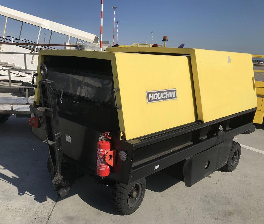 Gebruikt 2007 Houchin C690 140kVA + 28
