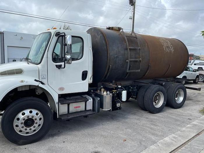 Used 2014 FREIGHTLINER BUSINESS CLASS M2 106