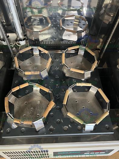 Used New Brunswick  Innova 4200  Incubator Shaker 80°C w/ Treys