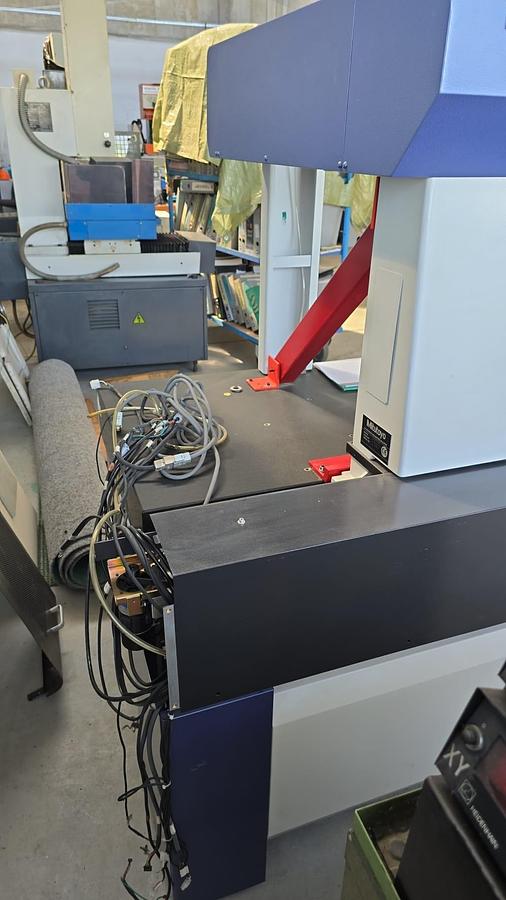 Used 2004 MITUTOYO manual machine