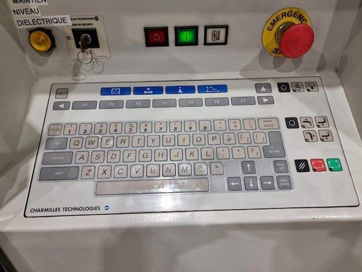 Used 2001 ROBOFORM 54P