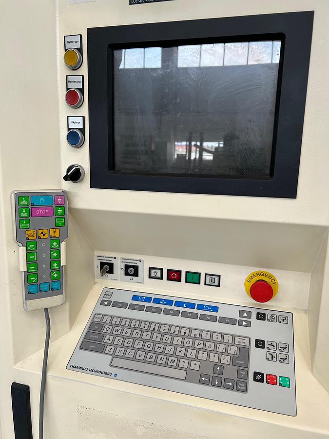 Used 1997 ROBOFORM 31 blue