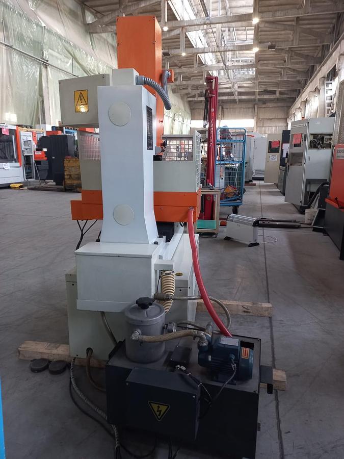 Used 2006 HD30 CNC