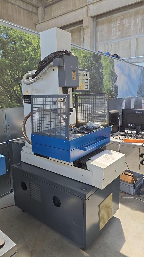 Used 2002 CNC DRILLING EDM