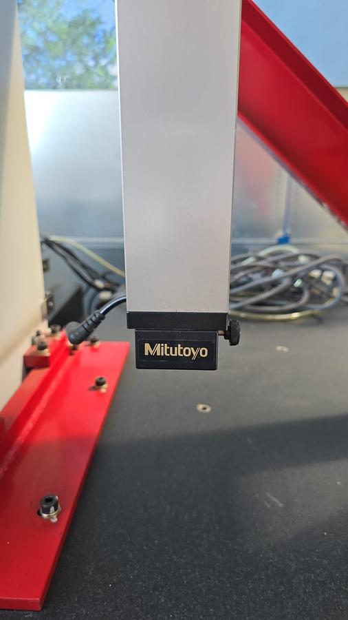 Used 2004 MITUTOYO manual machine