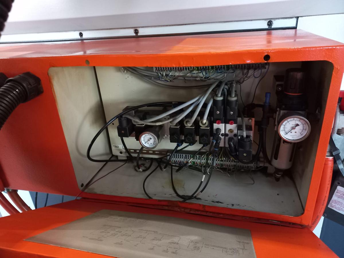 Used 1999 ROBOFORM 40