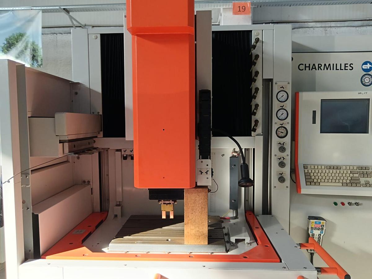 Used Charmilles ROBOFORM 350 - 2001