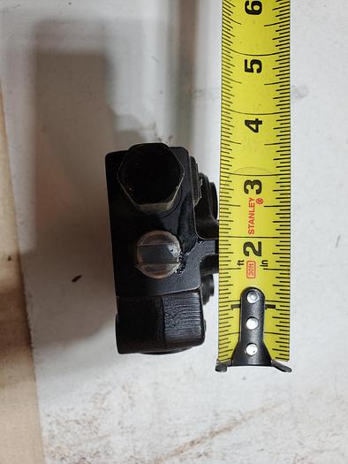 Used John Deere Danfoss Hydraulic Lift Pressure Relief Valve AM117342