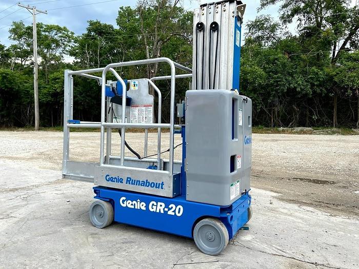 Used 2013 GENIE GR20 for Sale in Joliet, Illinois
