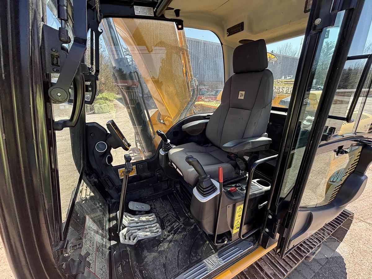 Used 2018 JCB JS131 LC