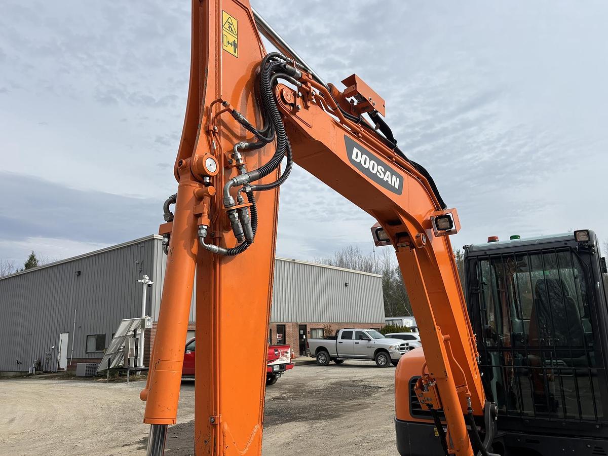 Used 2022 DOOSAN DX63-3
