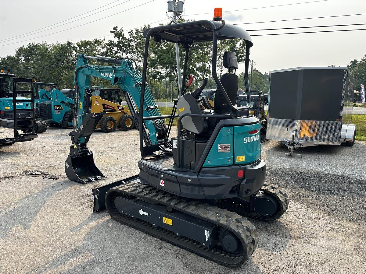 Used 2024 SUNWARD SWE25UF