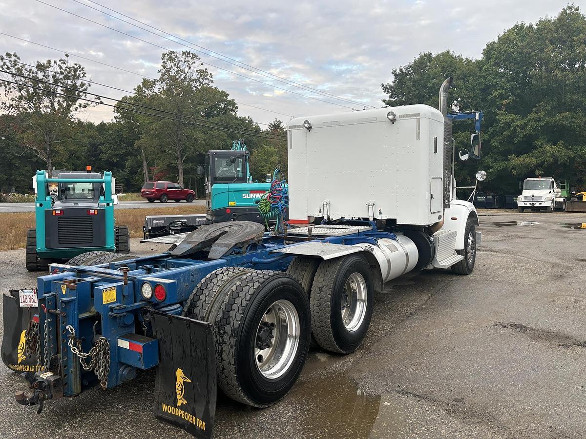 Used 2011 PETERBILT 365