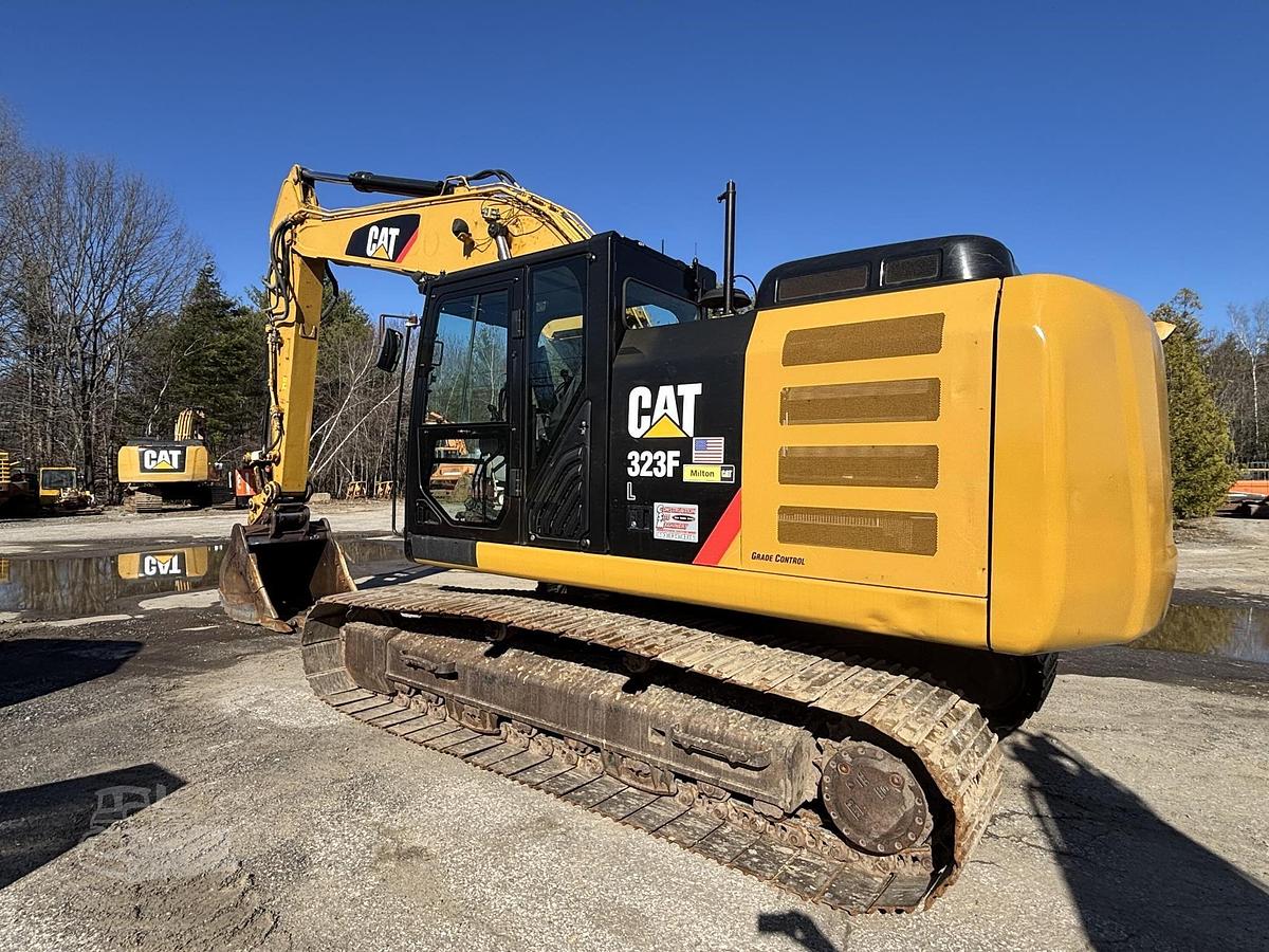 Used 2015 CATERPILLAR 323FL