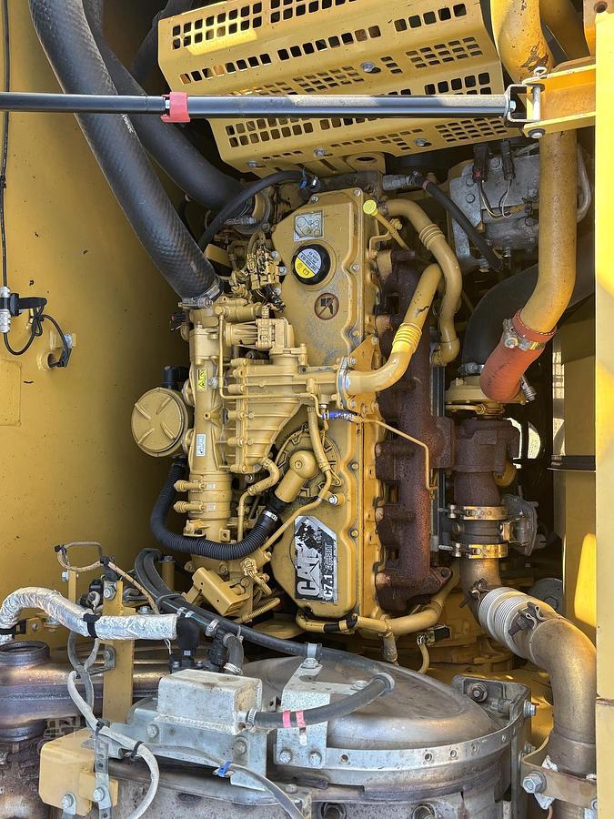 Used 2015 CATERPILLAR 323FL
