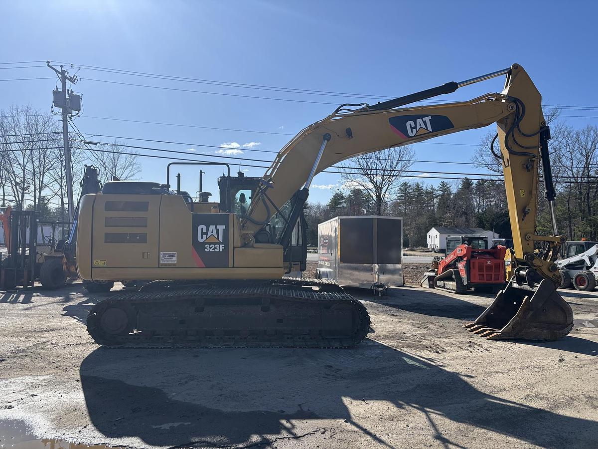 Used 2015 CATERPILLAR 323FL
