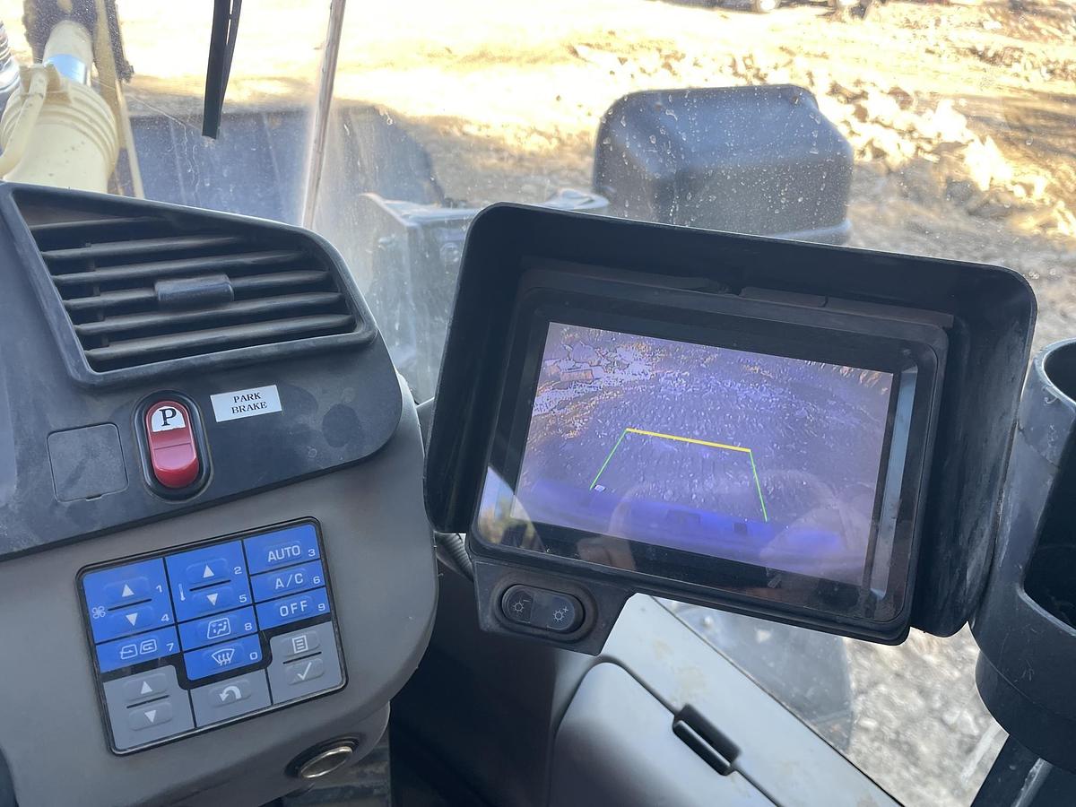 Used 2014 KOMATSU WA320-7