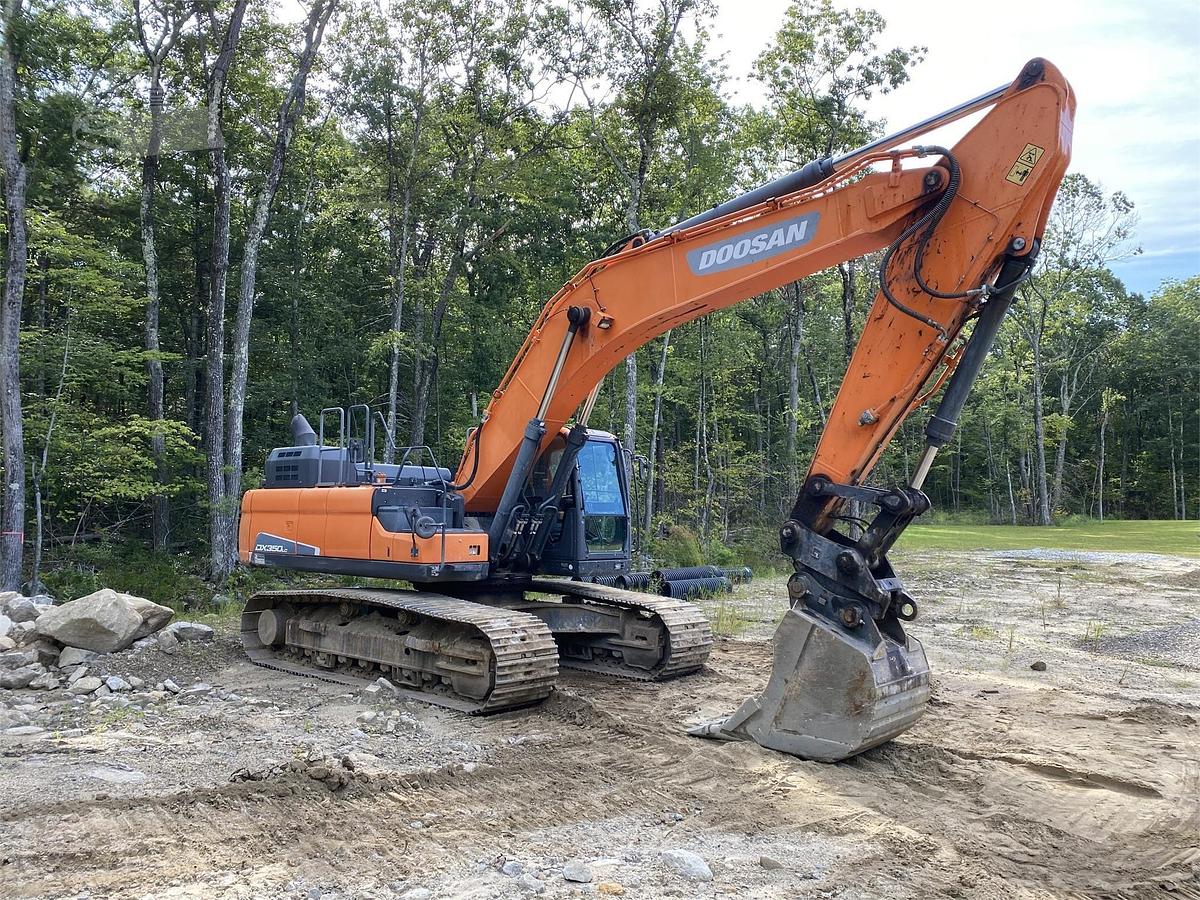 Used 2015 DOOSAN DX350 LC-5