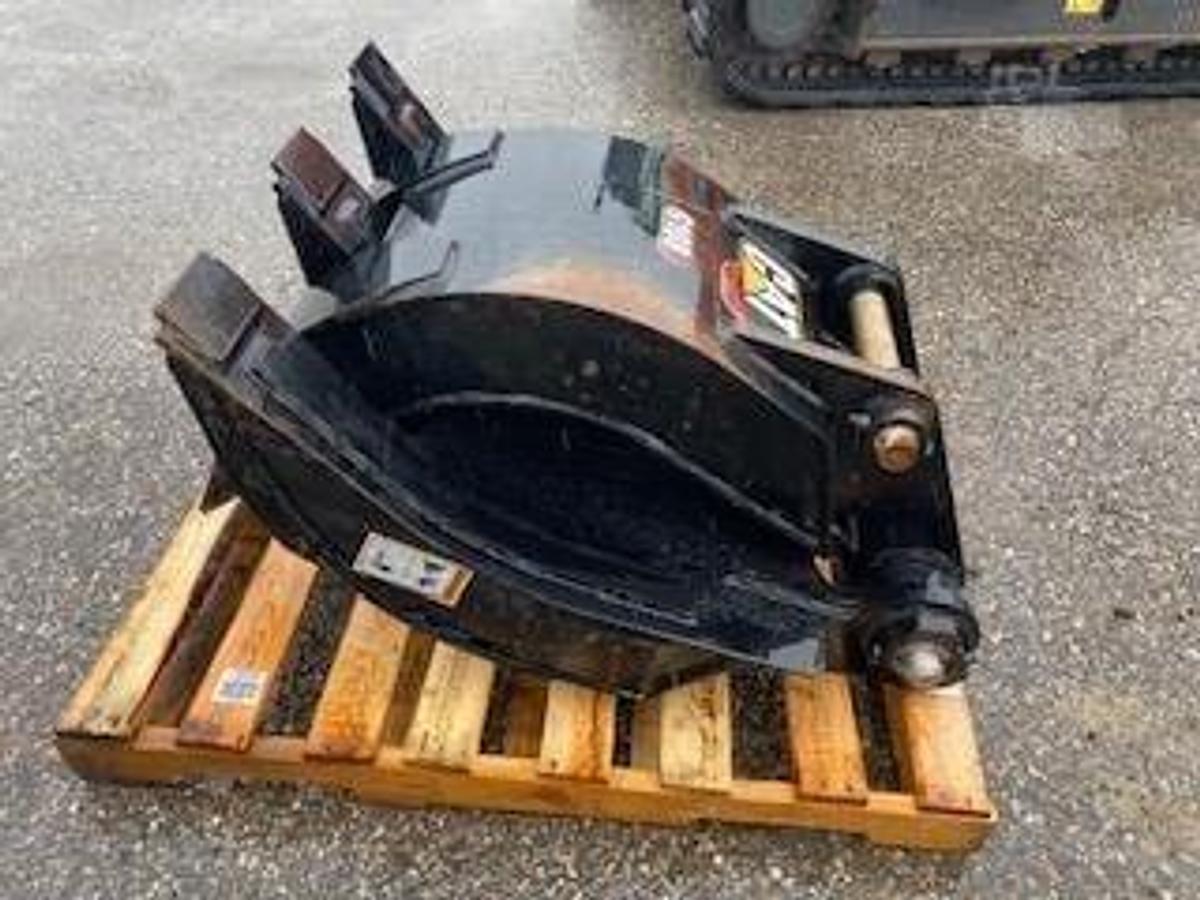 Used 2022 CATERPILLAR G108