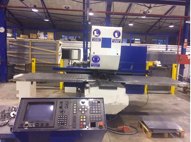 Used Trumpf Trumatic 240R - Punching Machine - 1991
