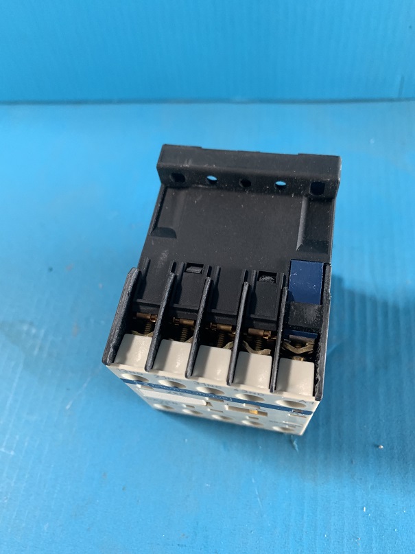 Used Telemecanique Control Relay Contactor CA2KN22B7