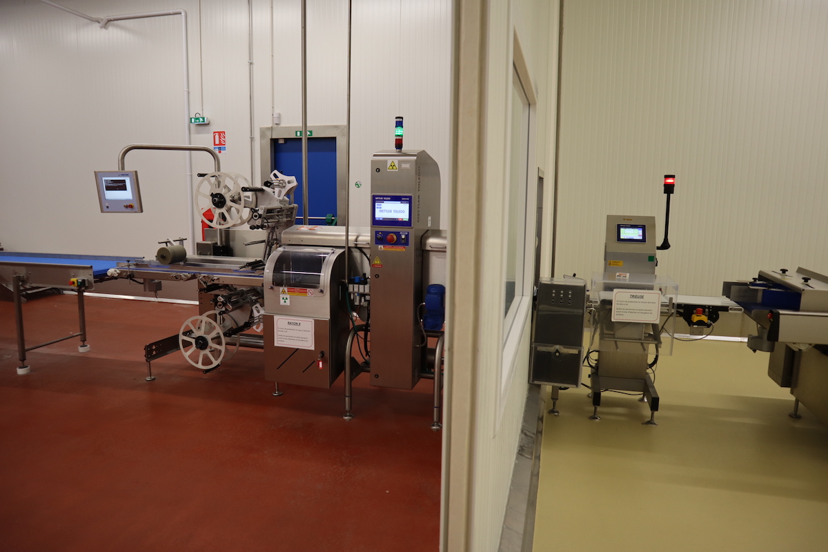Used Multivac R535 thermoformer with Mettler Toledo inspection
