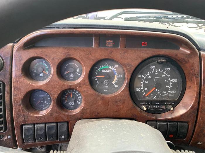 Used 2002 DAF 95.480 XF 6x2 EURO 3 MANUAL 10 TYRES