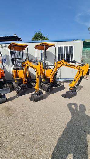 2022 Mini Excavator XN08 - 880 kg.