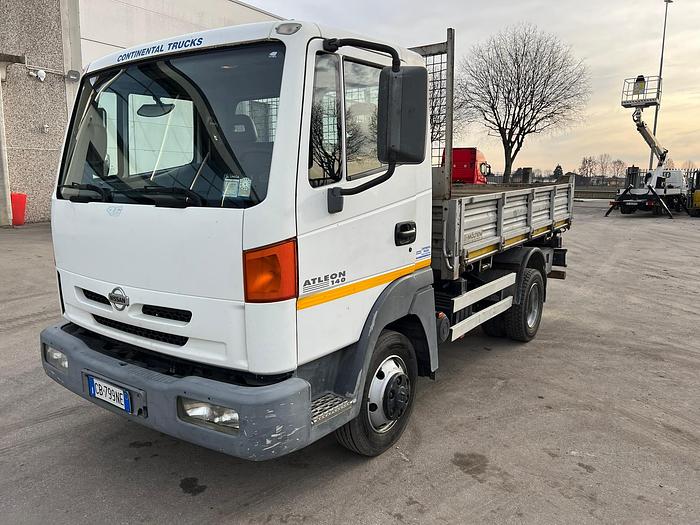 Usato nissan ATLEON 140
