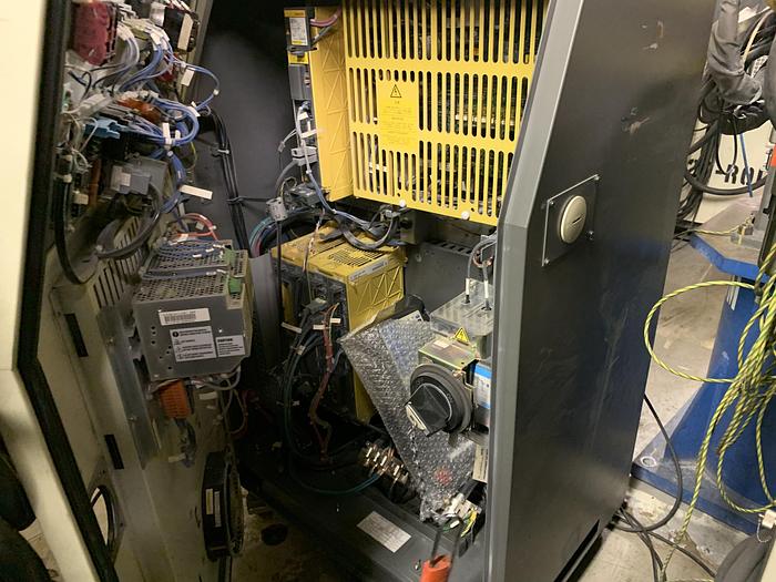 Used FANUC ARCMATE 120iC/10L 6 AXIS CNC MIG WELDING ROBOT WITH R30iA CONTROLLER