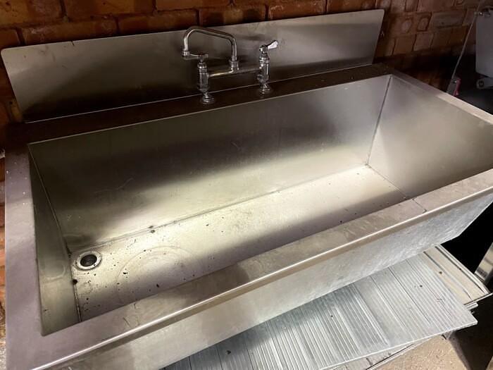 Used STAINLESS STEEL SINKS
