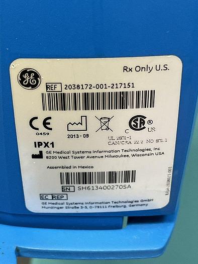 Used GE Carescape V100 DINAMAP Patientenmonitor auf Trolley mit Blutdruckmanschette