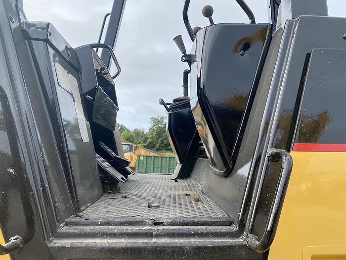 Used 1996 CAT 953C / 4&1 bucket