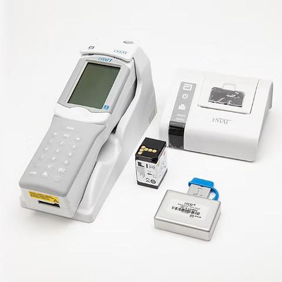 Used Abbott i‑STAT 300G Handheld Blood Hematology Analyzer System