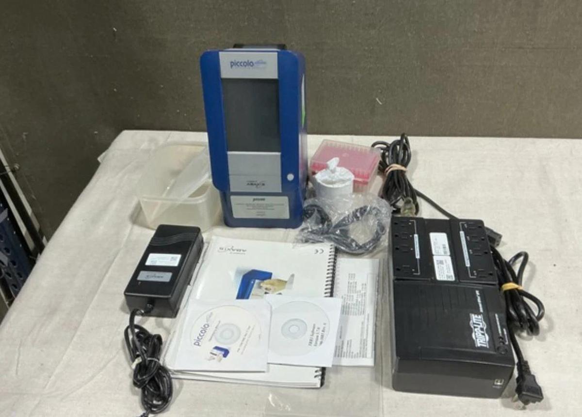 Used Abaxis Piccolo Xpress Chemistry Analyzer 1100-1000 Complete Set + Warranty