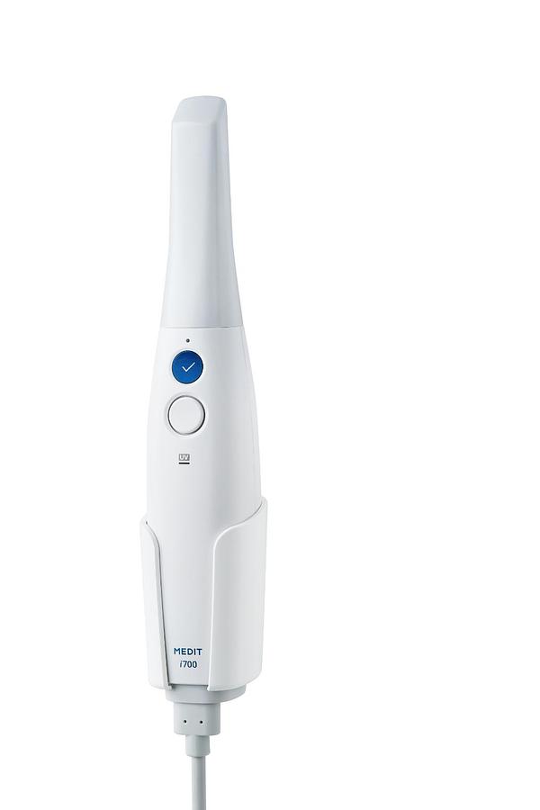 Used Medit Kavo i700 Wireless Intraoral Scanner