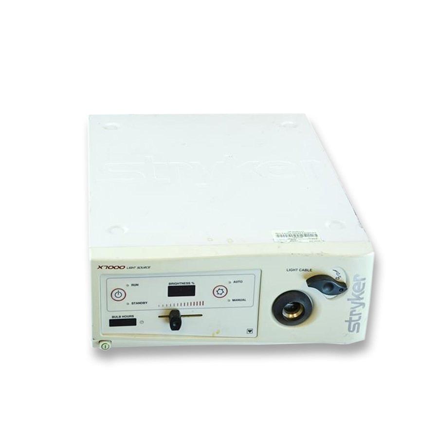 stryker-x7000-light-source.jpg